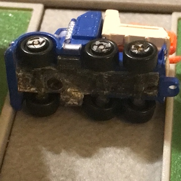 Vintage 1987 Hasbro Galoob micro machines Kenworth tow truck - Picture 5 of 5